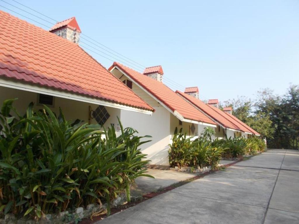 Ratchapreuk Resort Kalasin Exterior photo