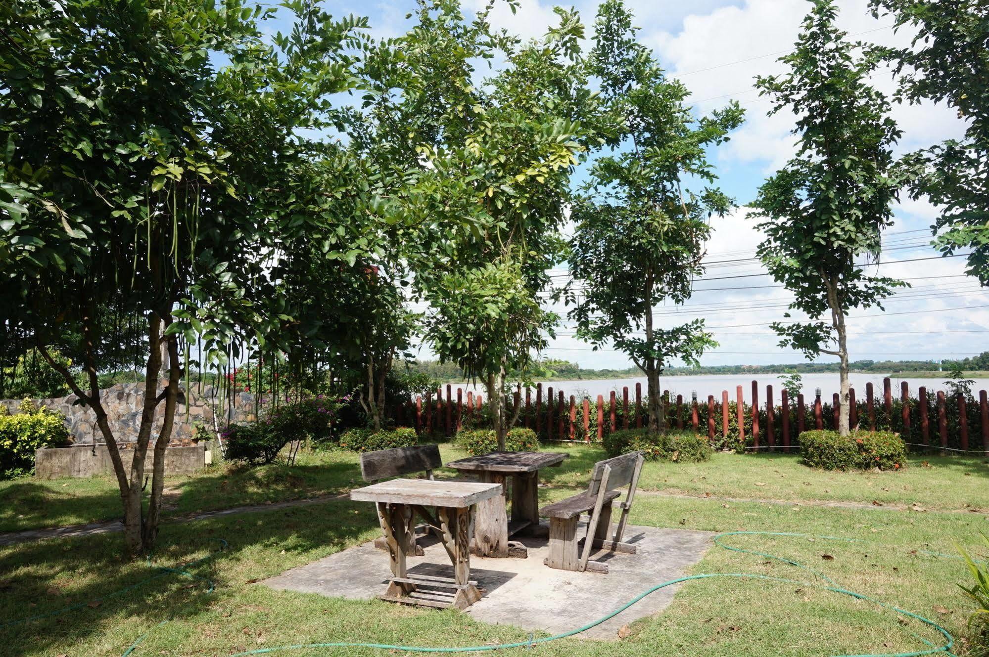 Ratchapreuk Resort Kalasin Exterior photo